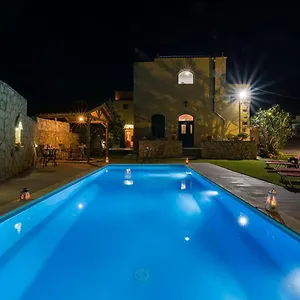  Apartment Skandalis With Pool